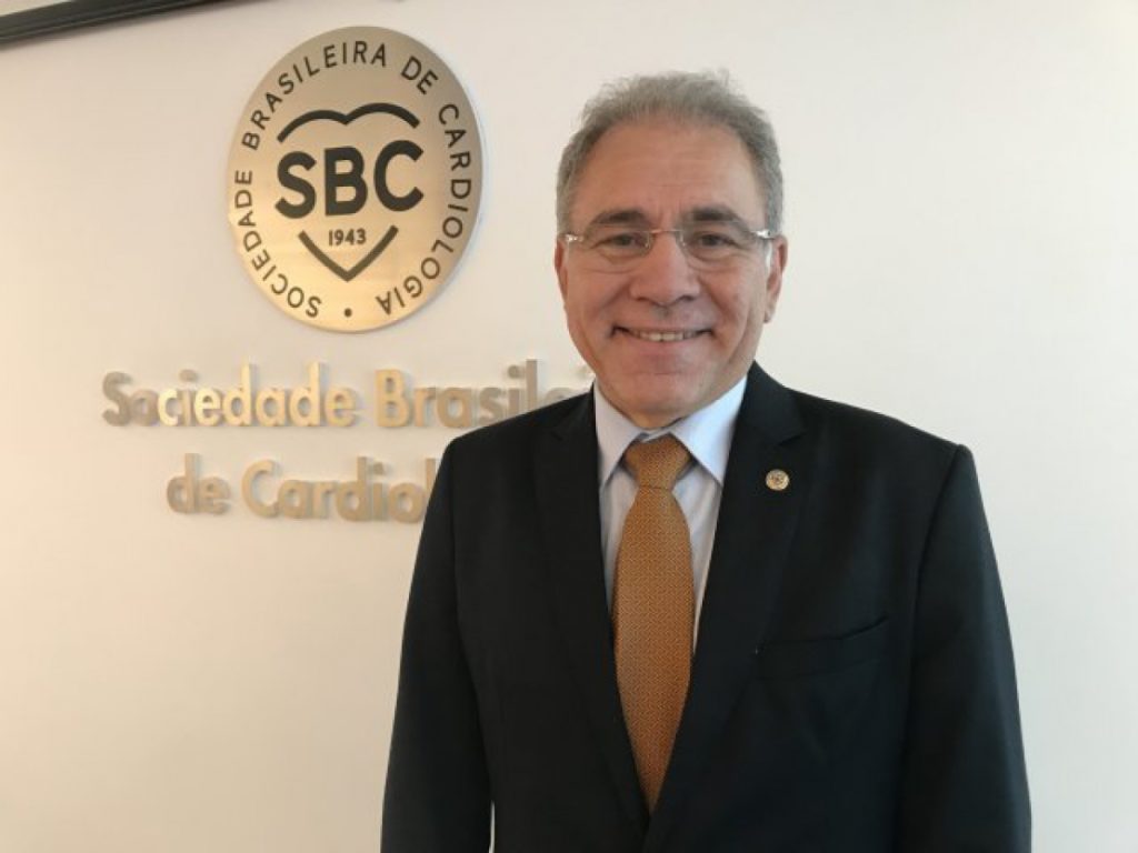 “Medo da Covid-19 pode atrasar busca de socorro cardíaco”, diz presidente da Sociedade Brasileira de Cardiologia